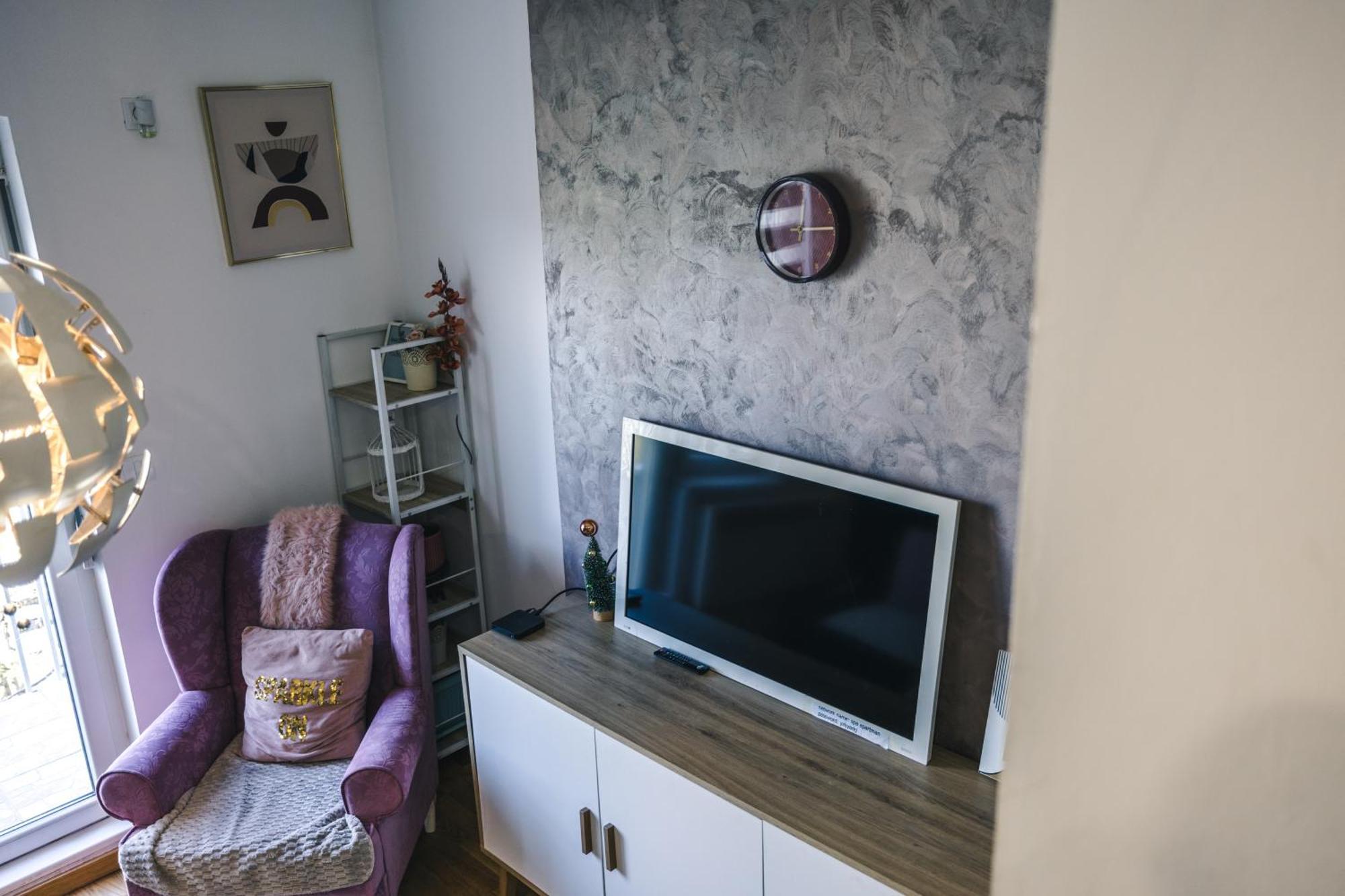 Spa Apartment Yin - Hot Tub, Sauna, Spa Nowy Sad Zewnętrze zdjęcie